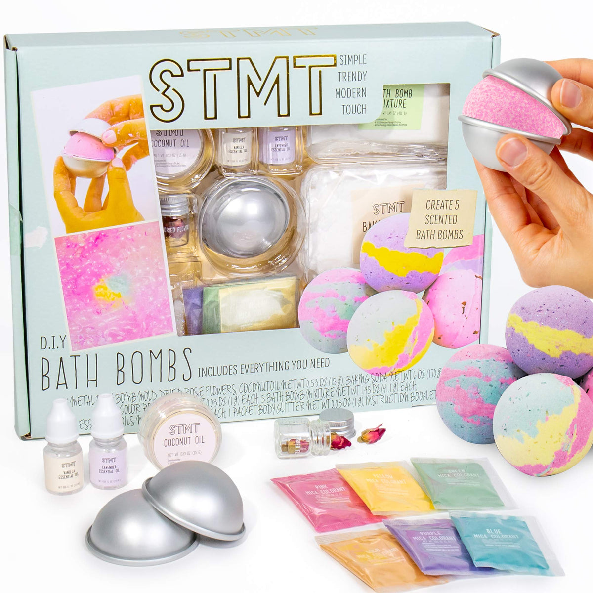 STMT D.I.Y. Bath Bomb Kit se ve con caja y moldes para spa en casa