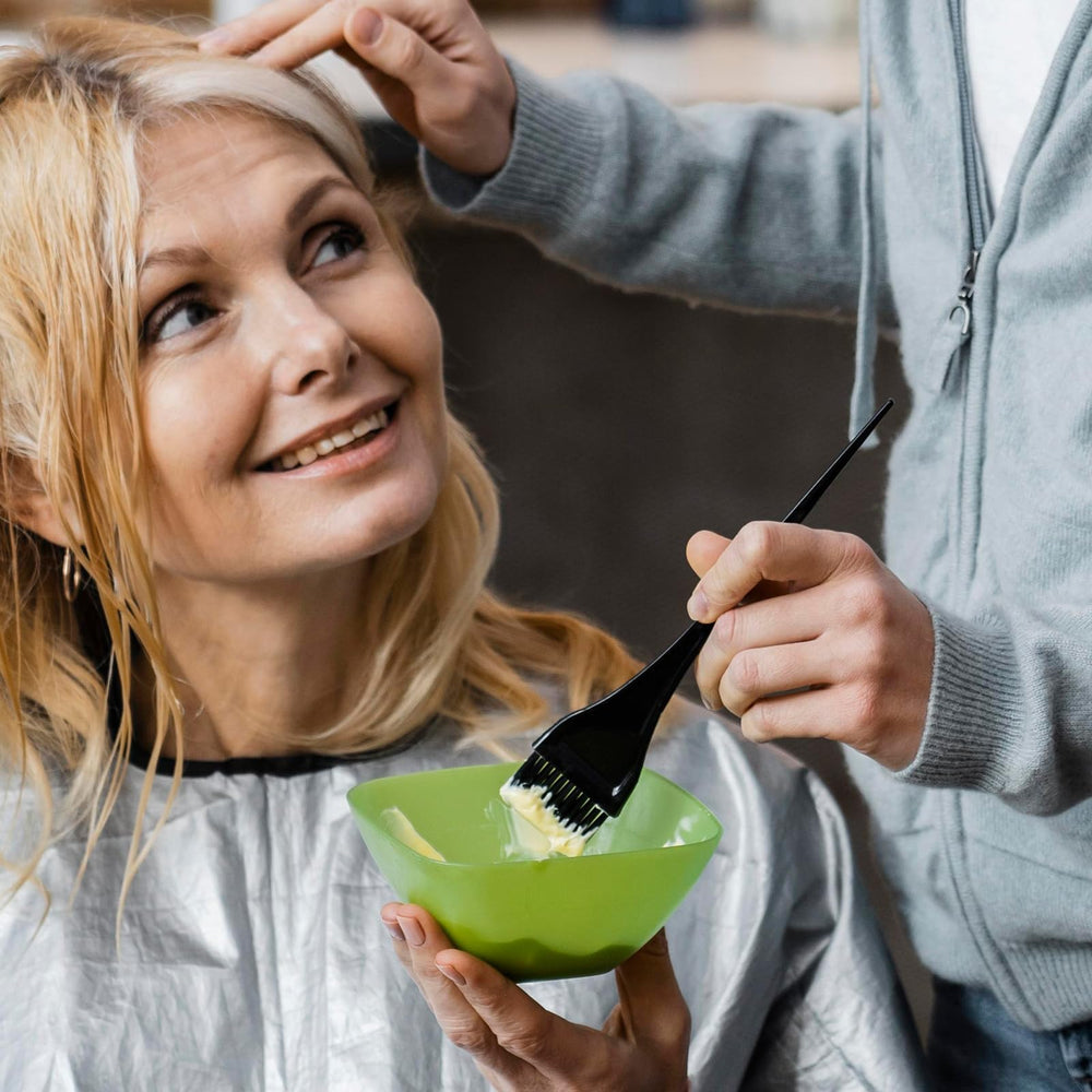 Styquenzer salon-grade color brush in black suits long or short hair routines.