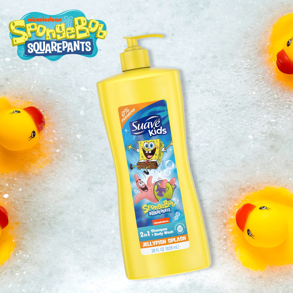 Espuma cremosa facilita el lavado suave del cabello y piel.