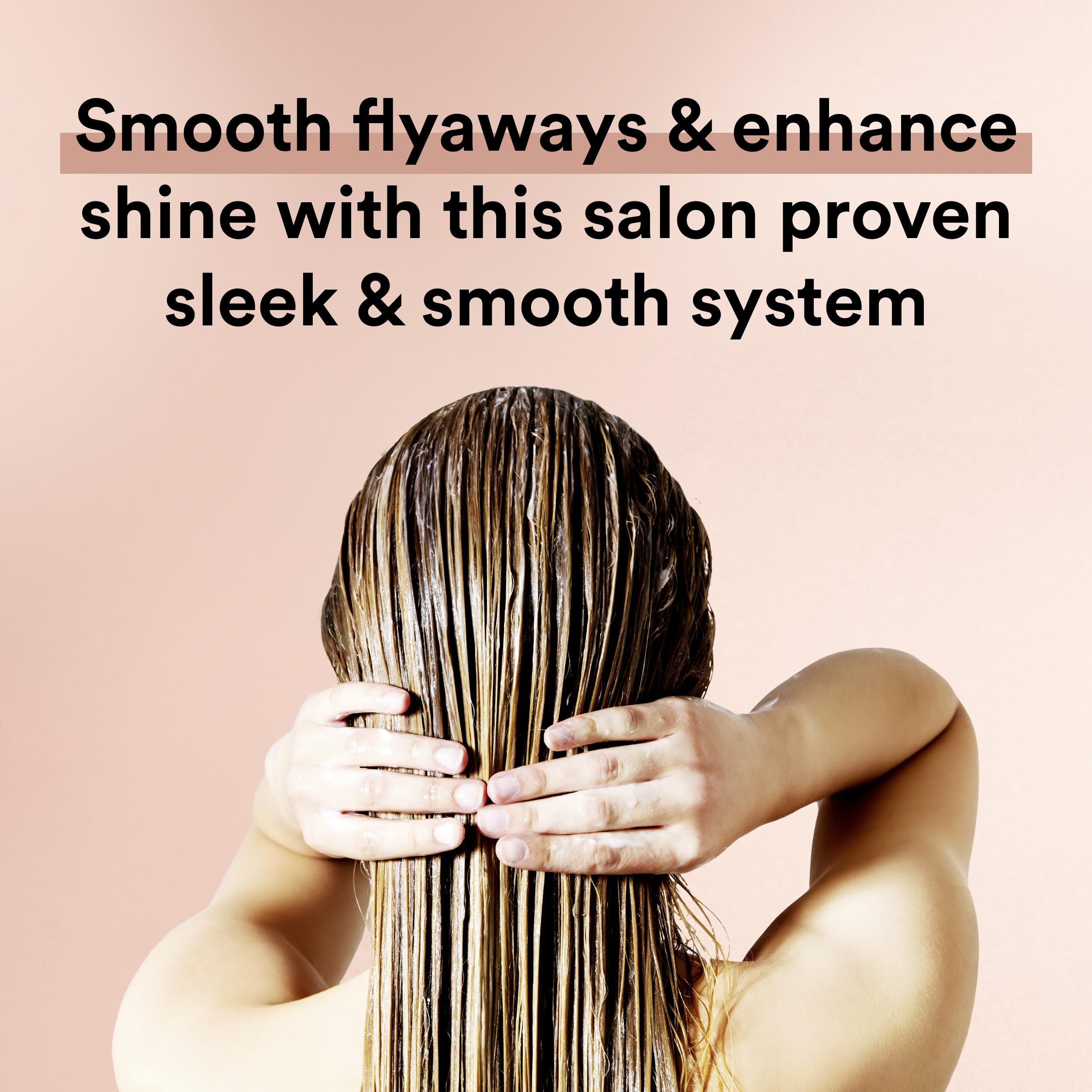 Acondicionador Suave Silk Protein Infusion desenredando el cabello para una aplicación suave.