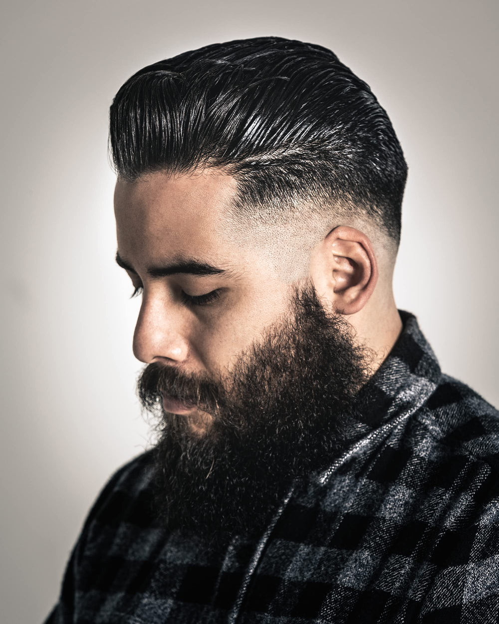 Estilo slick back con Suavecito para look clásico y suave