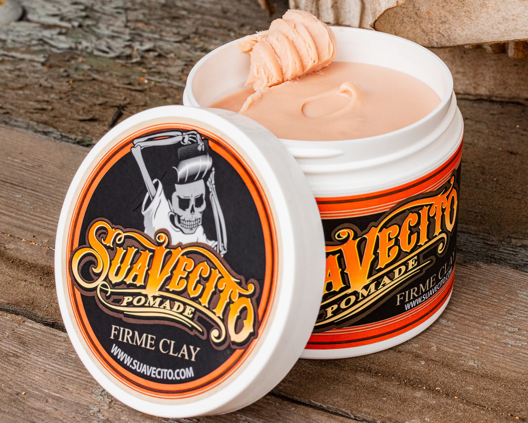 Suavecito Pomada Firme Arcilla 5 oz, se retira fácilmente con champú.