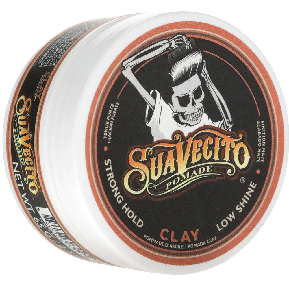 Suavecito Pomada Firme Clay muestra textura y definición con agarre sostenido.