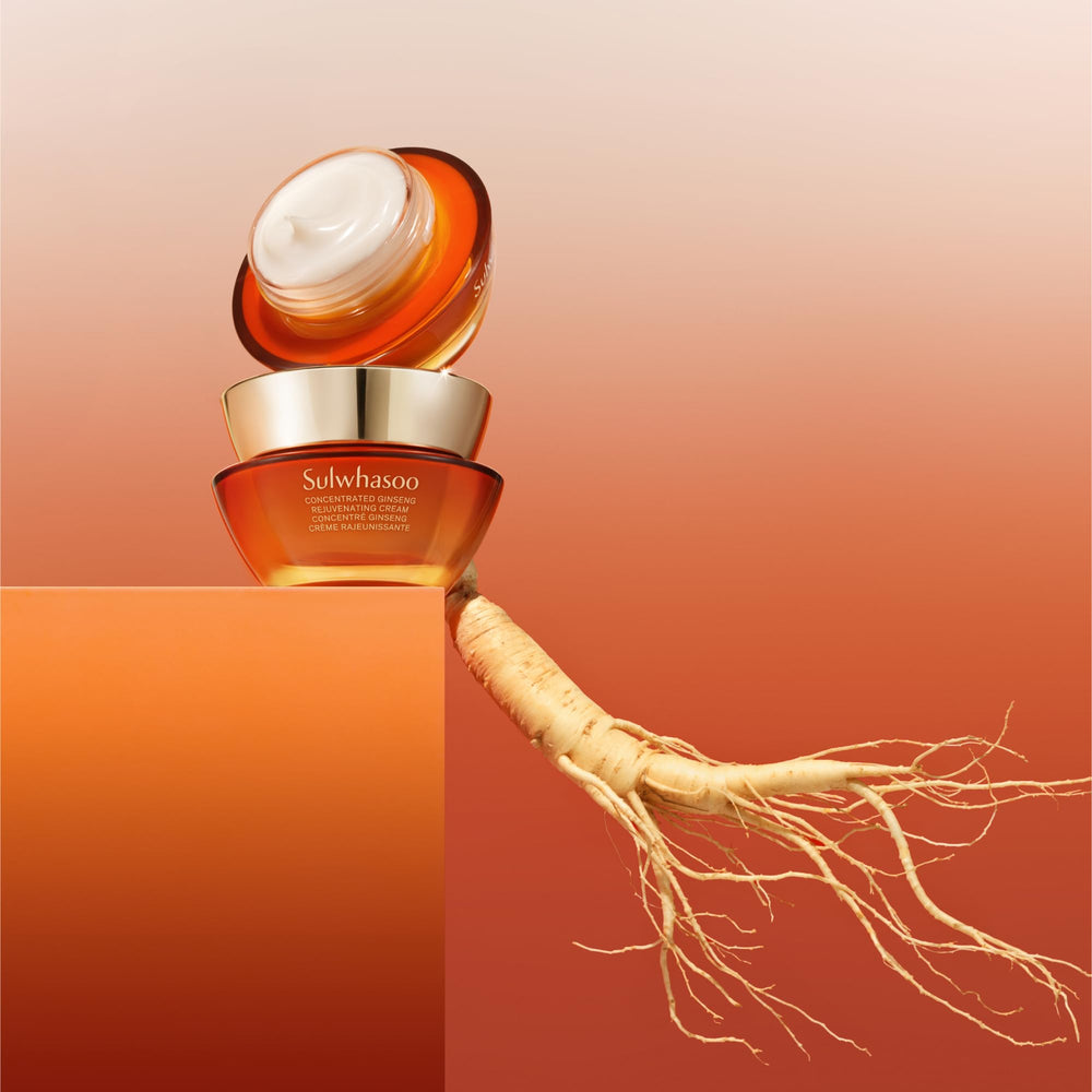 Sulwhasoo 24-hour hydration concept illustrated by dewy, lasting moisture.