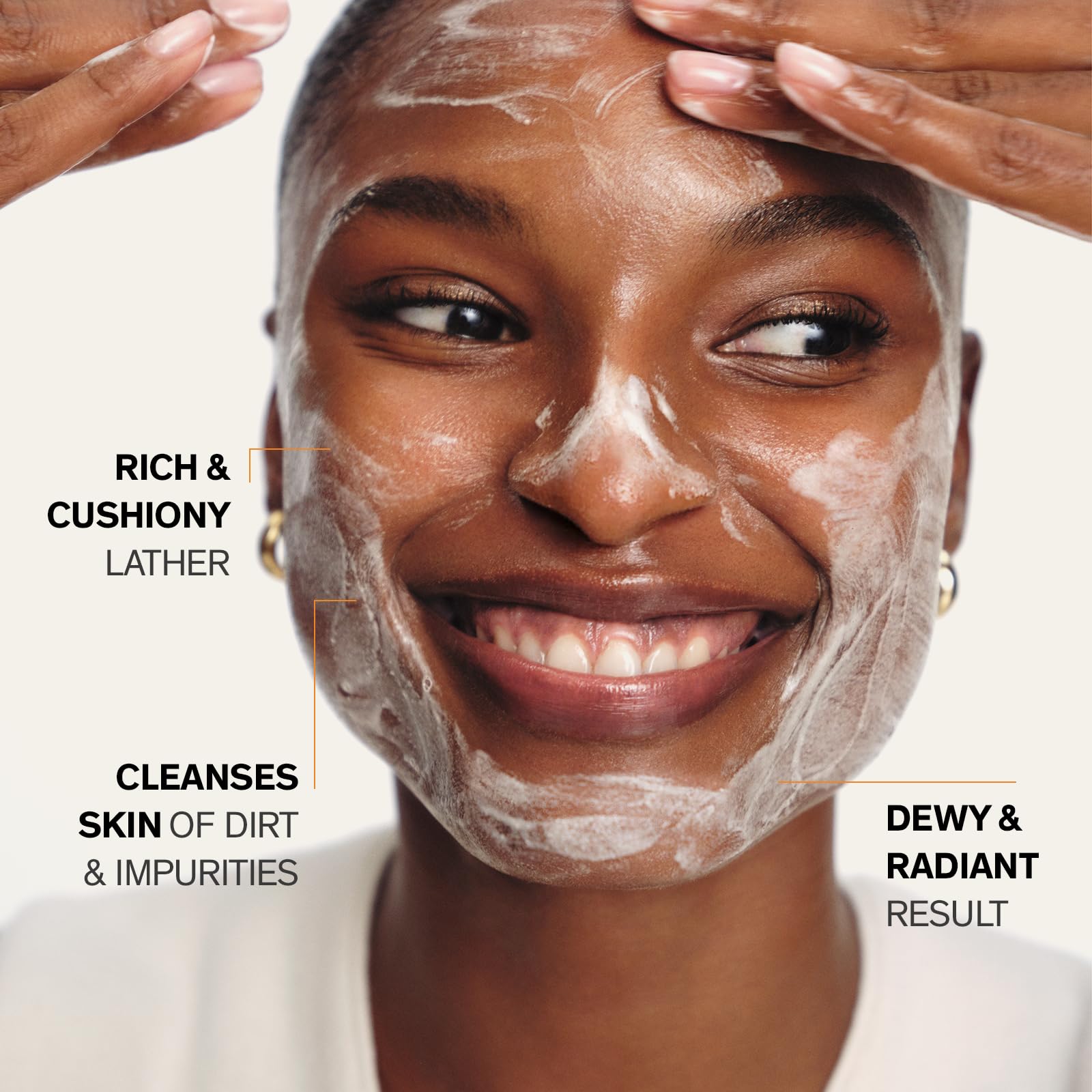 Sulwhasoo Gentle Cleansing Foam: espuma cremosa que limpia sin resecar la piel.