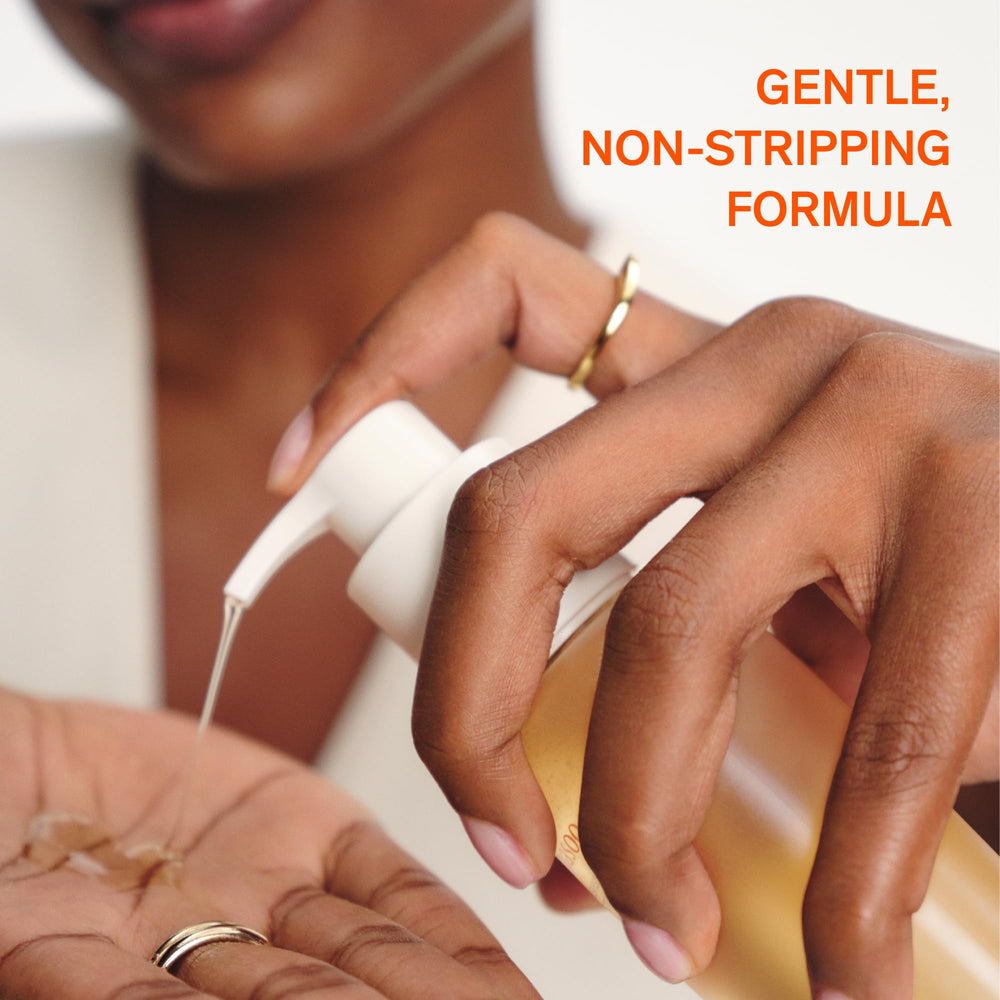 Macro view of abundant bubbles from Sulwhasoo Gentle Cleansing Foam EX