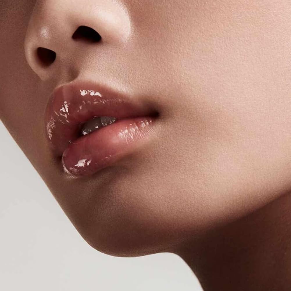 Summer Ferenity angled applicator tip enables precise, hygienic lip care.