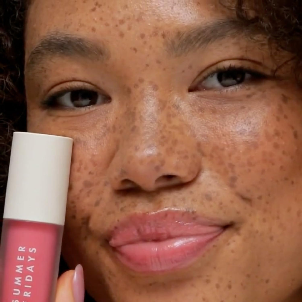 Summer Fridays Dream Lip Oil glossy swatch highlighting rich shine.