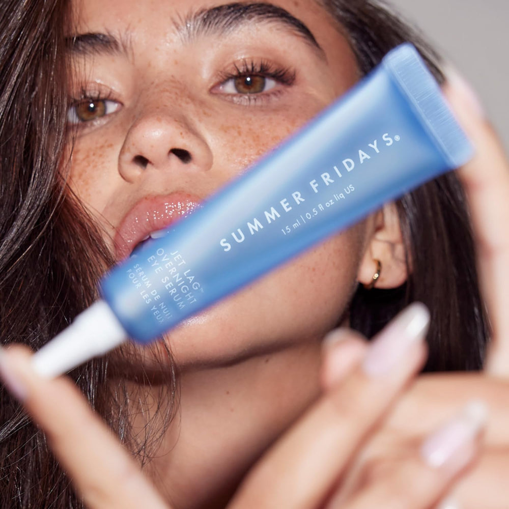 Jet Lag serum leaves a subtle glow on the skin after use.