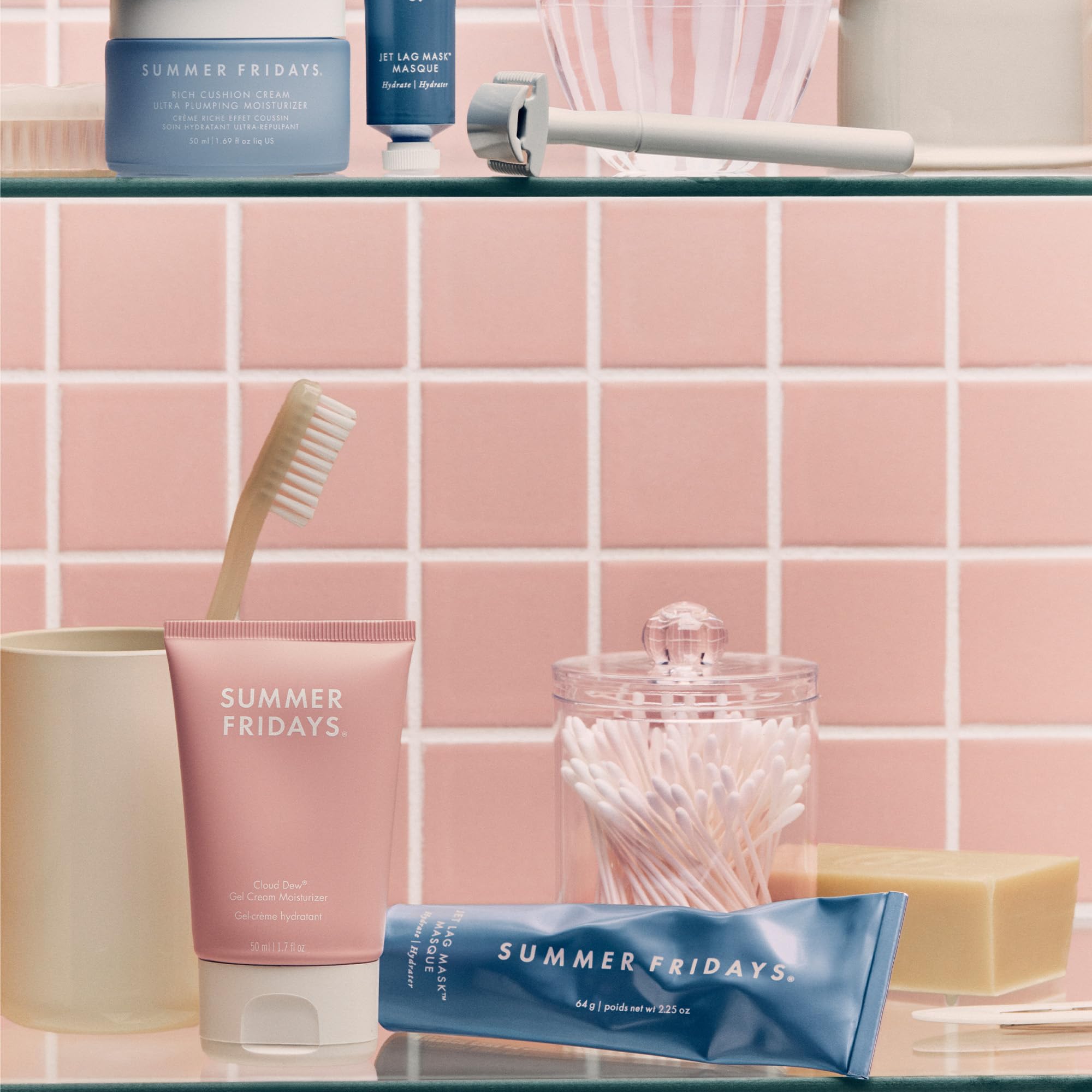 Graphic illustrates 24-hour hydration from Rich Cushion formula.