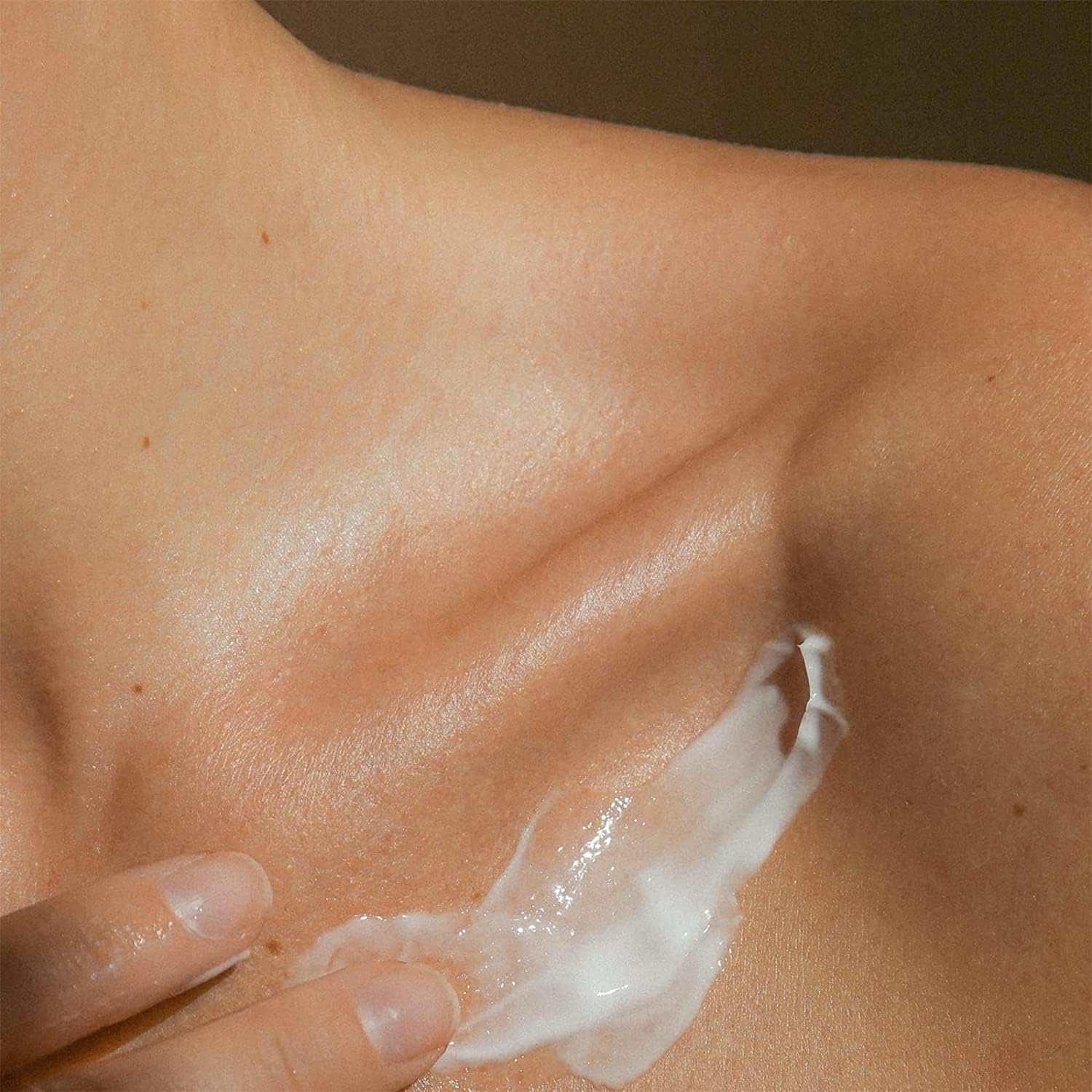 Coconut vanilla scent from Summer Fridays lotion evokes warm days