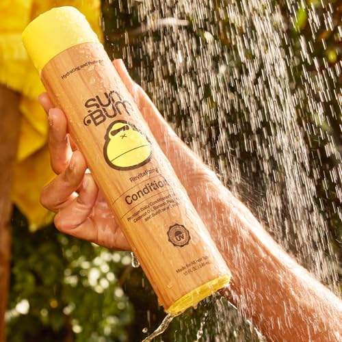 Acondicionador Revitalizante de Sun Bum, tacto sedoso y fácil de peinar.