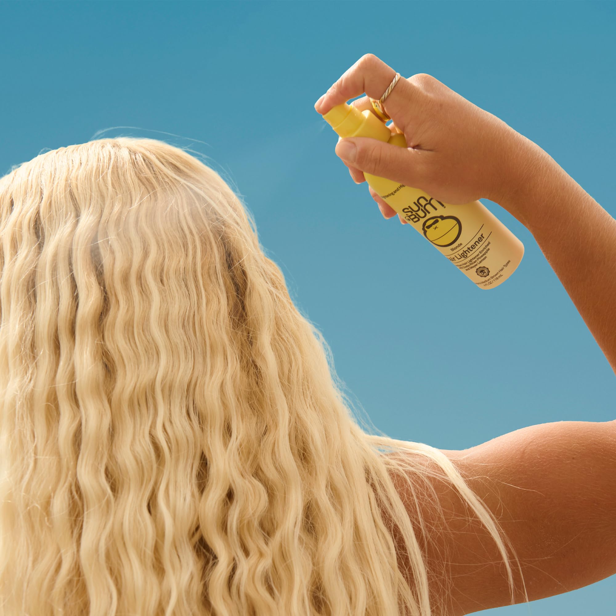 Sun Bum se aplica antes de exponerse al sol para realzar tonos