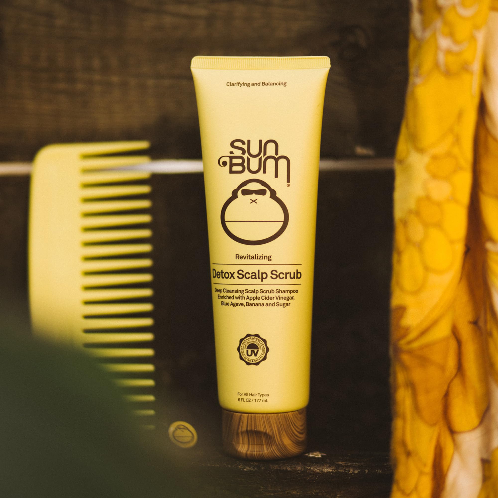 Sun Bum desintoxicante aceite de coco y pulpa de banana, hidratación nutritiva.