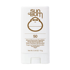 Sun Bum Mineral SPF 50 barra facial, aplicación directa en rostro.