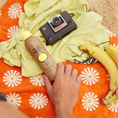 Sun Bum Original SPF 50 en aerosol para manos, aplicación precisa y rápida.