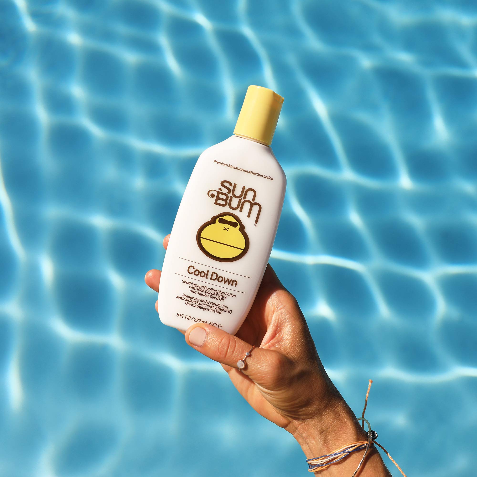 Sun Bum textura ligera, absorbe rápido para piel después del sol.