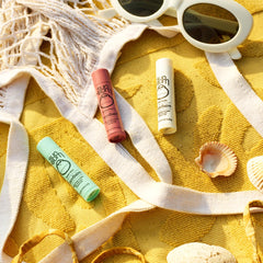 Sun Bum Cocobalm Piña Colada, sabor refrescante para labios suaves.