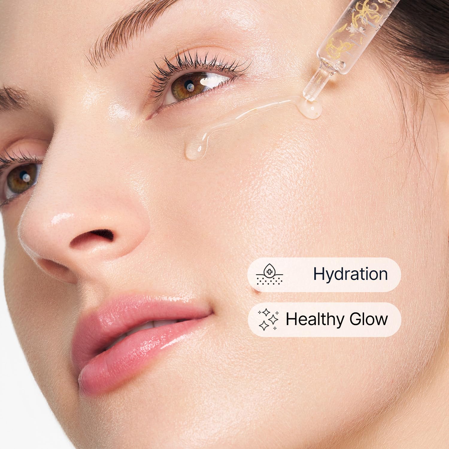 SUNGBOON EDITOR 30 Peptide Complex Serum application promotes hydration and skin softness.