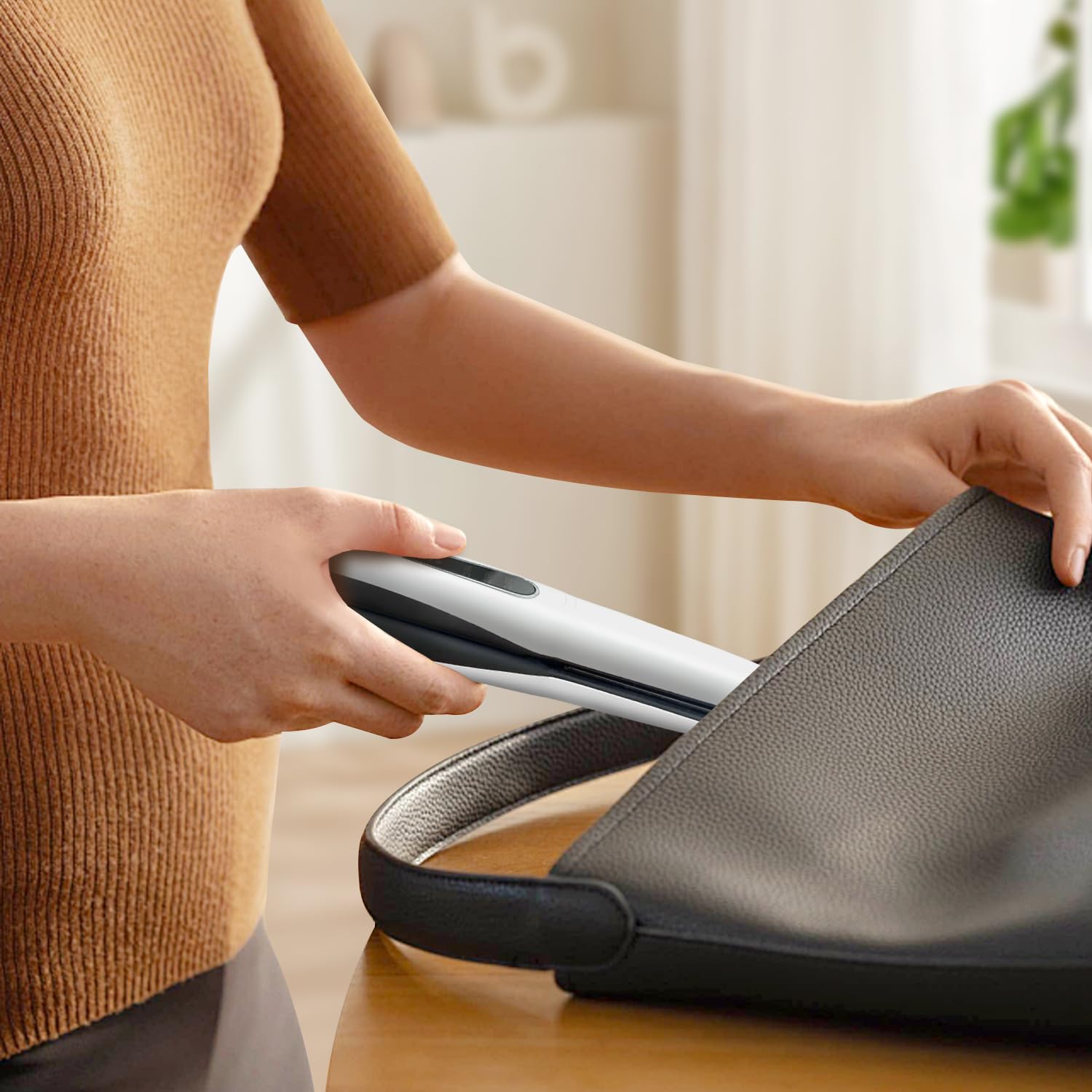SUNMAY USB-C rechargeable battery enables wireless styling anywhere.