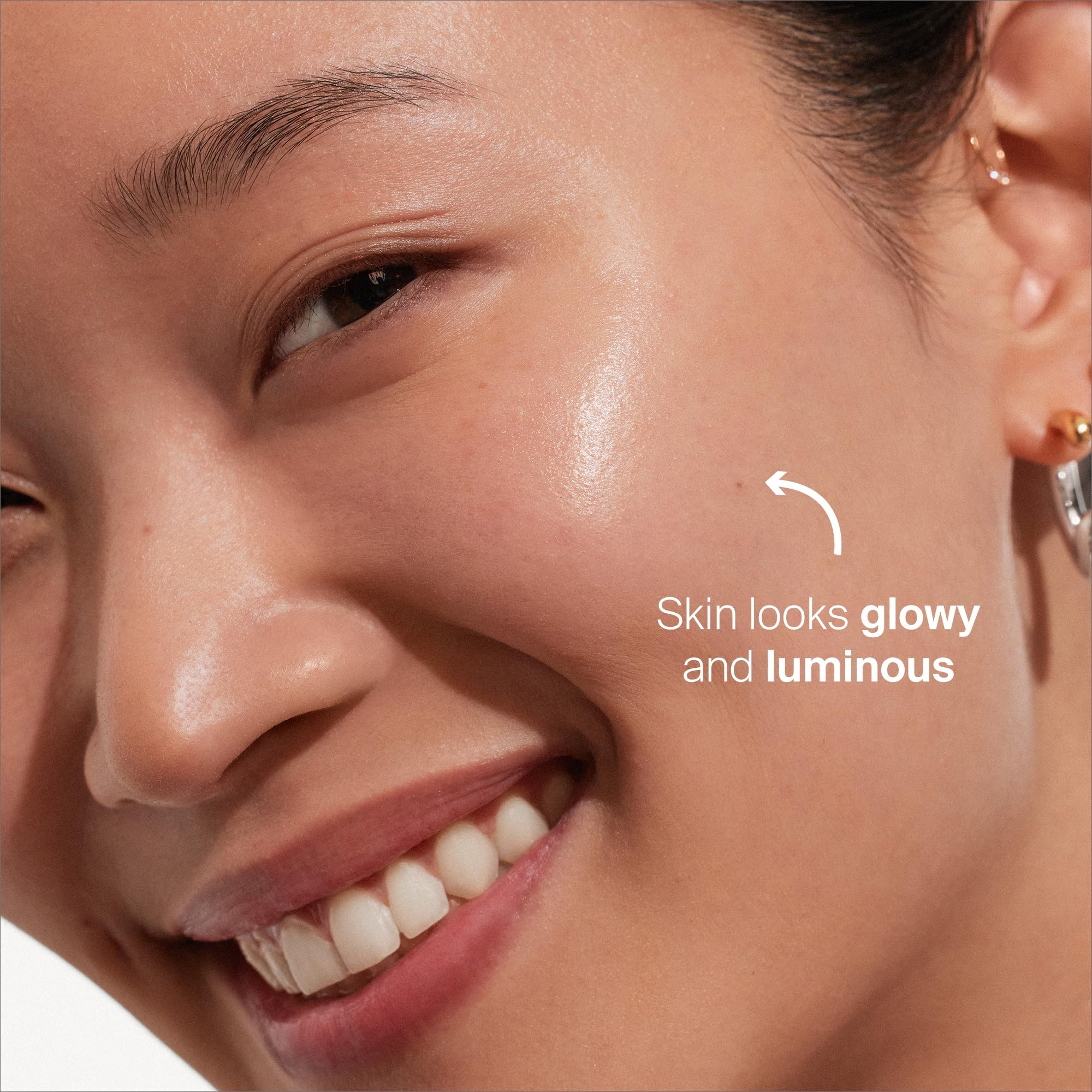 Supergoop Glowscreen Sunrise with hyaluronic acid boosts moisture