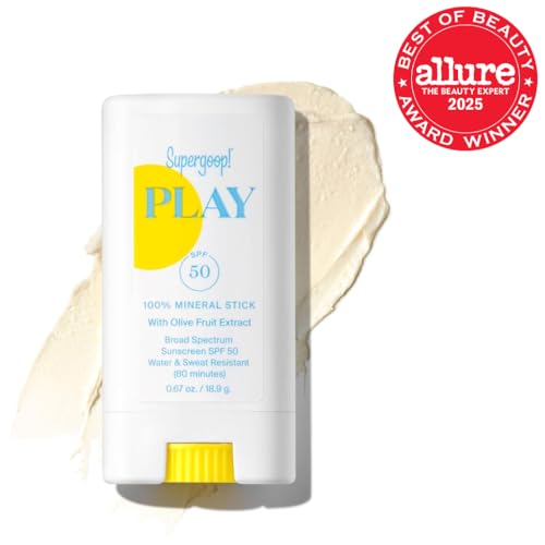 Aplicación en rostro de Supergoop! PLAY Mineral Stick SPF 50