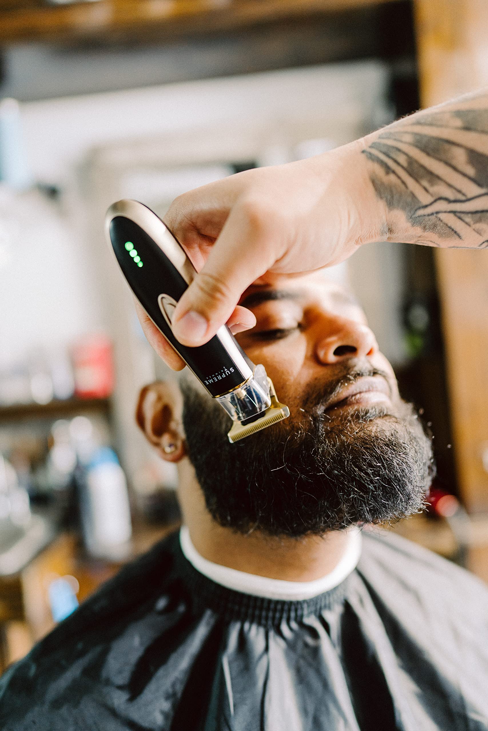 Supreme Trimmer T Shaper travel bag image suggests convenient packing for trips