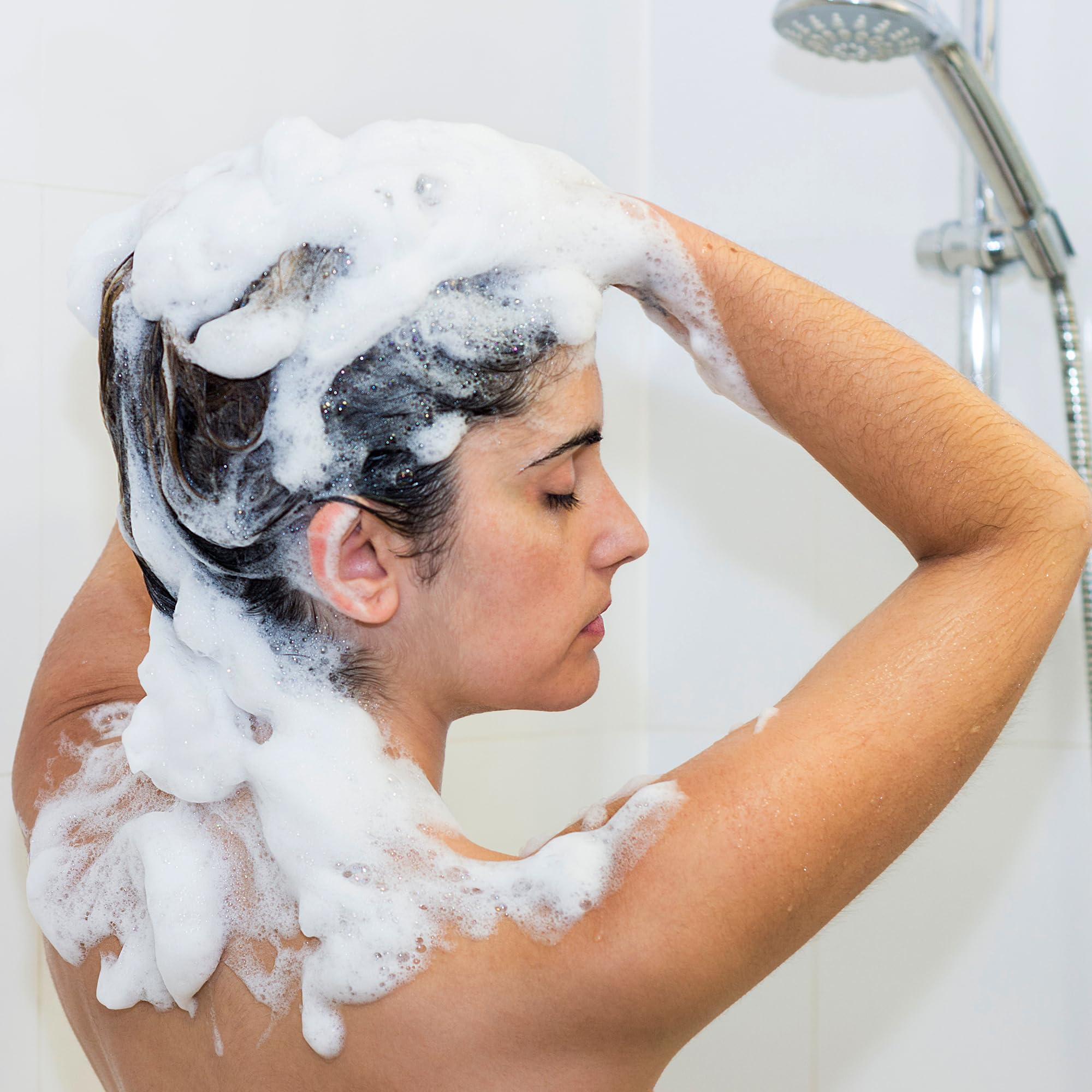 Champú Svvimer vegano sin crueldad para el cabello.