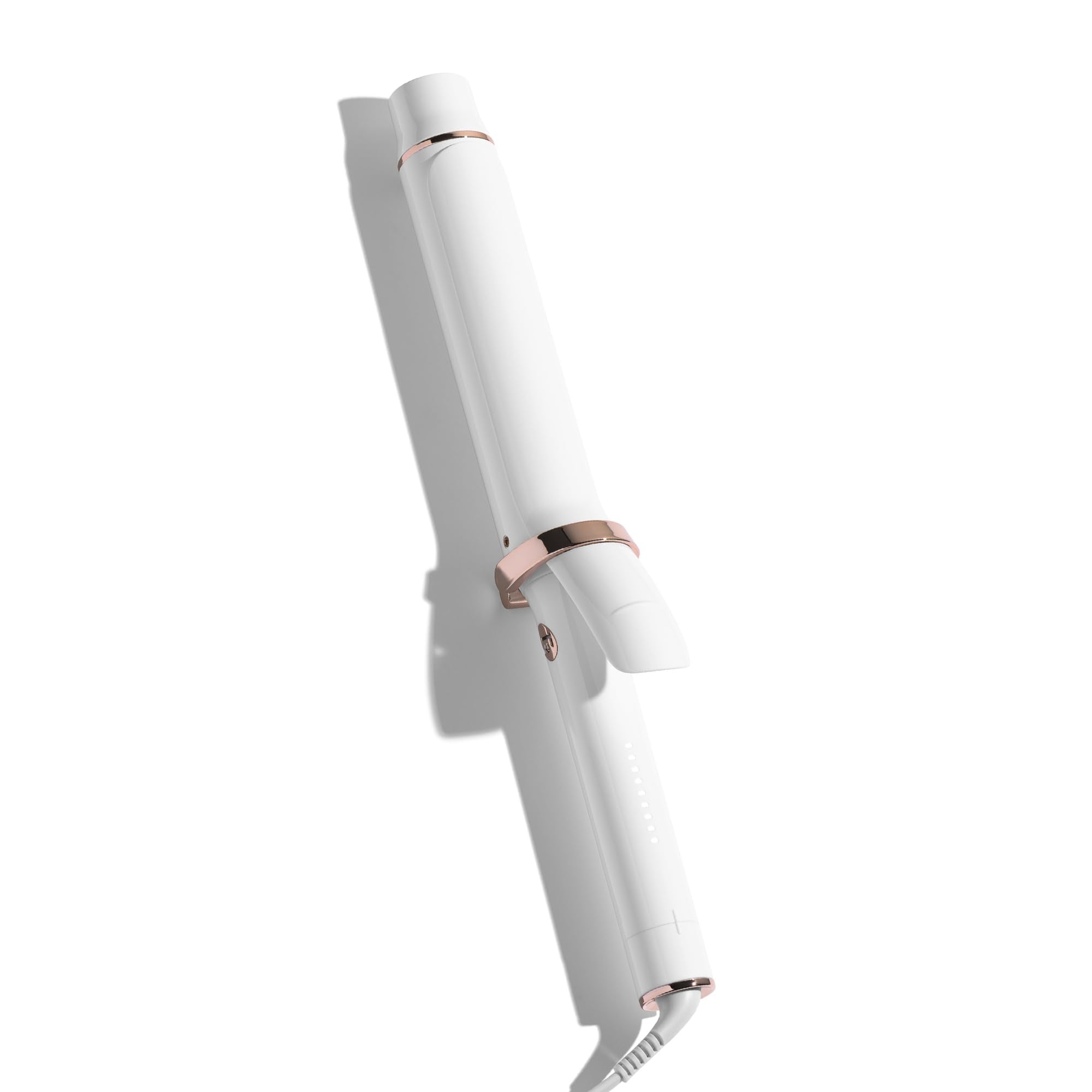 T3 SinglePass Curl X 1.5-inch barrel delivers smooth, lasting curls.
