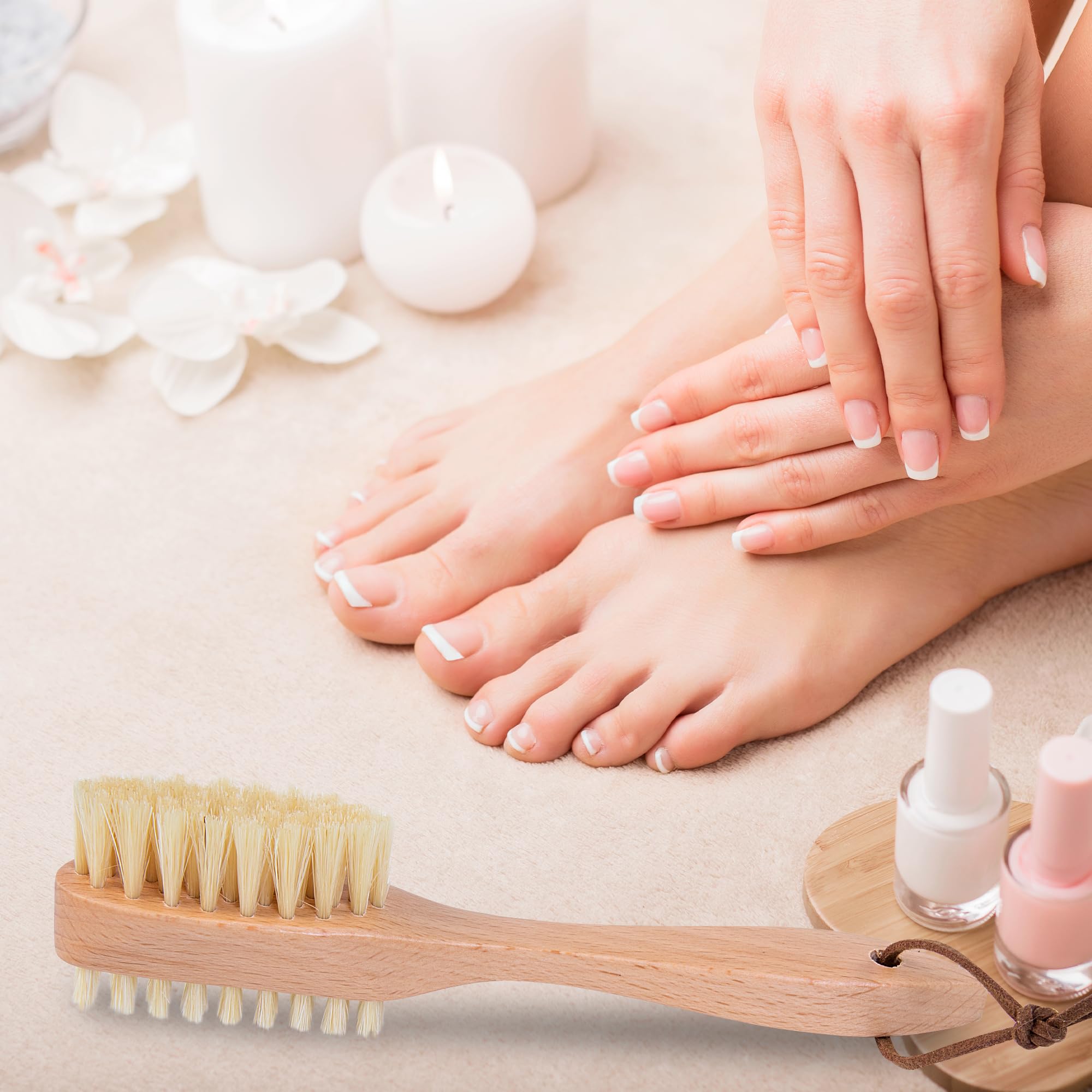 Takavu nail brush packaging highlights materials and care instructions.