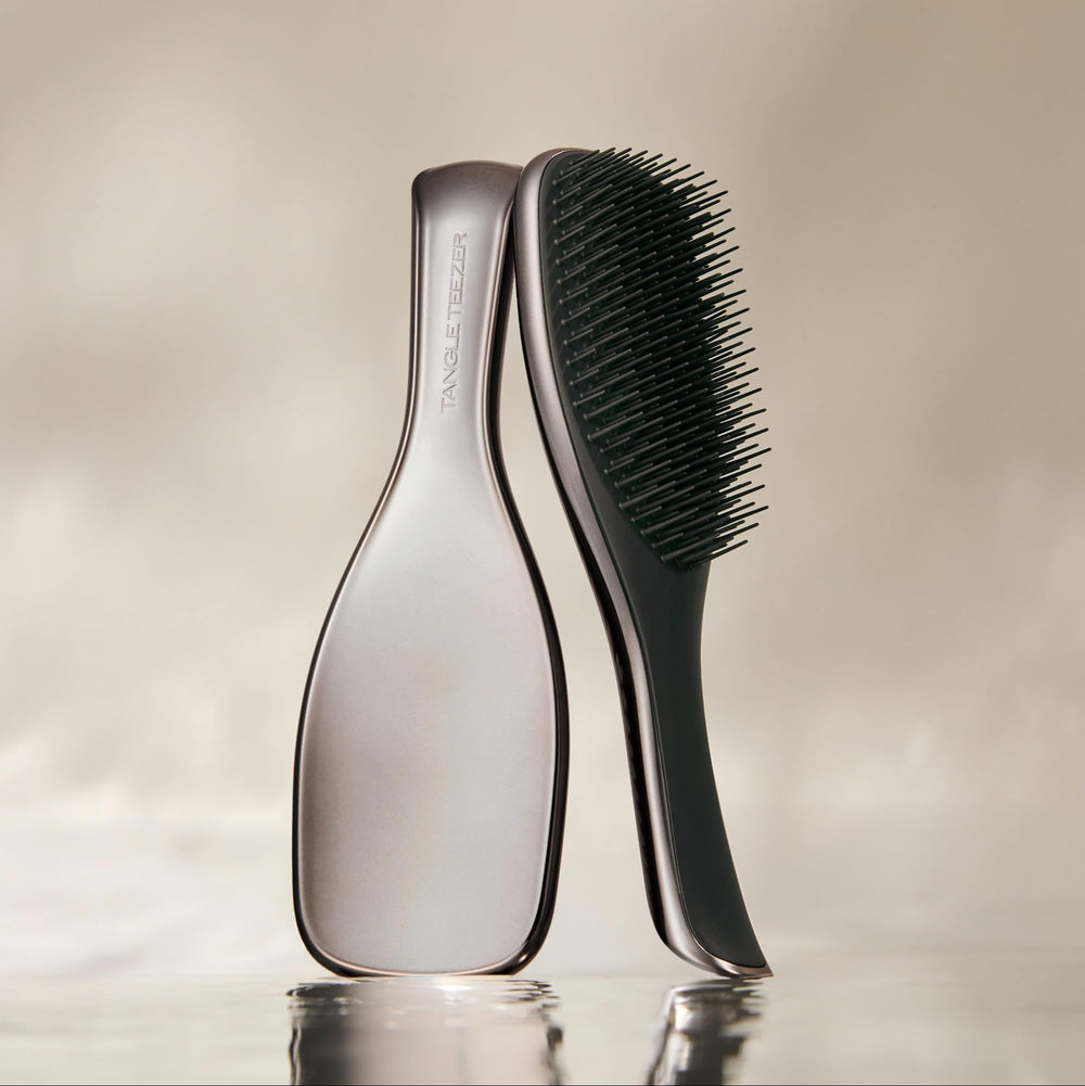 Tangle Teezer Chrome two-tier teeth gently detangle wet and dry hair.