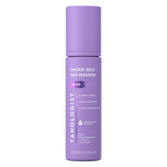 Tanologist mousse bronceadora oscura aplicada para un acabado uniforme
