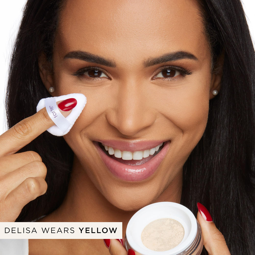 Difumina imperfecciones y poros para un look suave.
