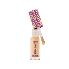Tarte Shape Tape Concealer con aplicador jumbo facilita aplicación rápida y precisa