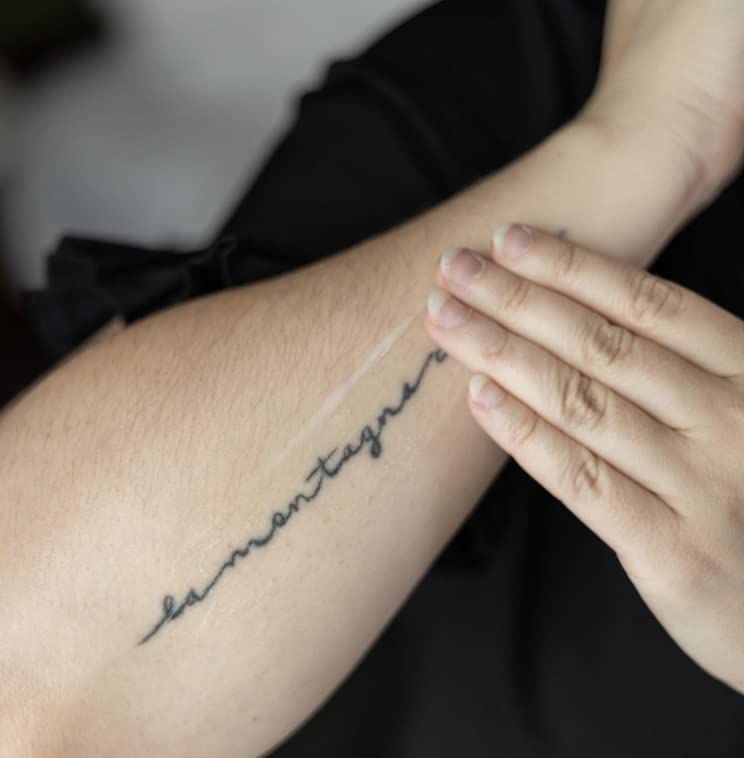 Tattoo Goo Bálsamo, aplicación rápida, calma irritación y mantiene el color vivo