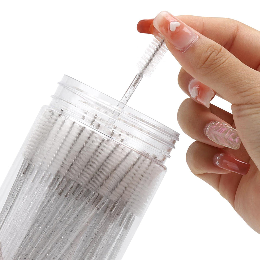 Bendable brush head from Tbestmax adapts to curved lash lines.