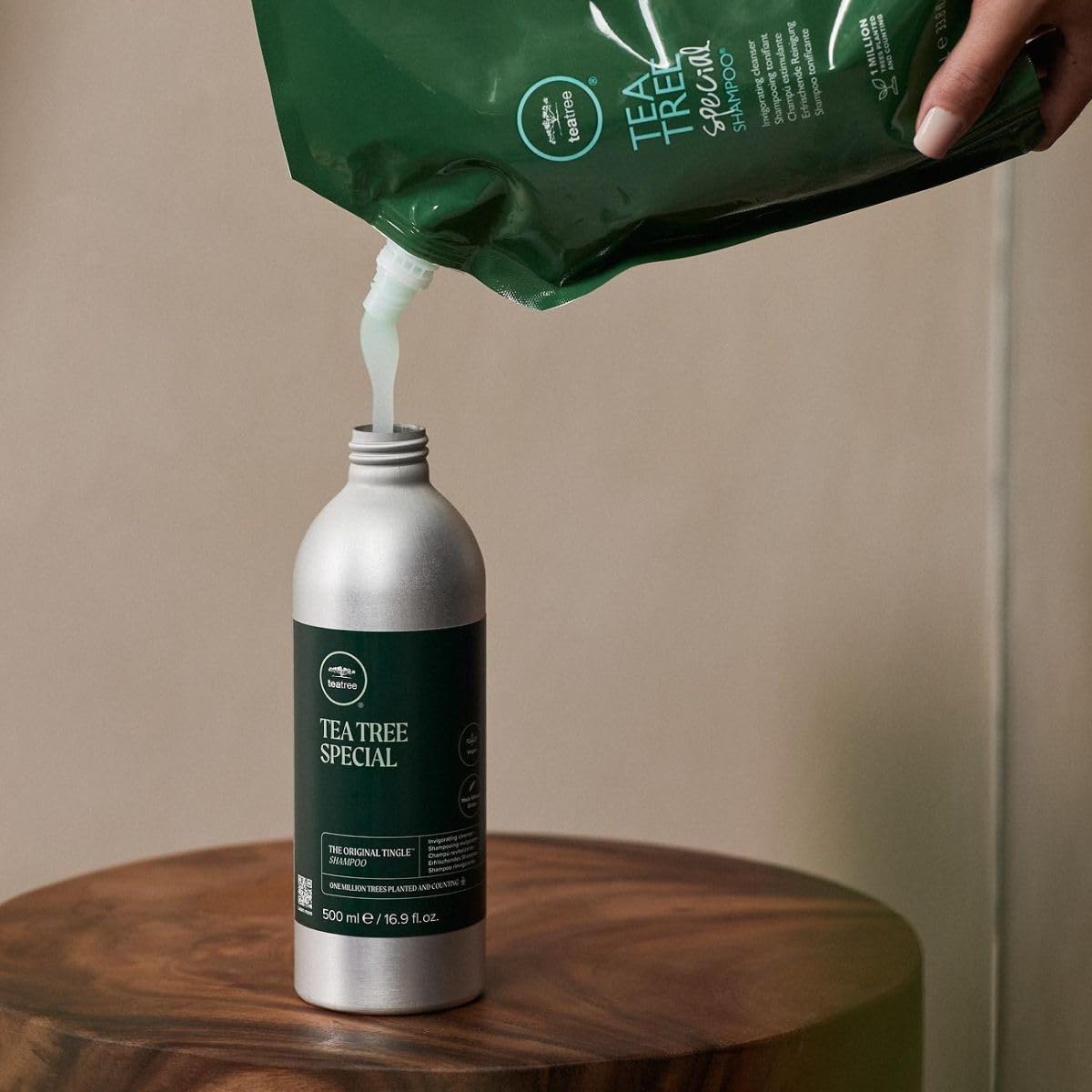 Tea Tree Special Conditioner scent diffusion of tea tree peppermint lavender