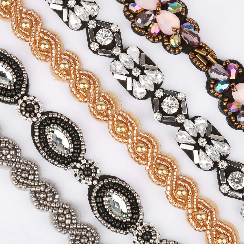 Diadema elástica de Teenitor con detalle de cristales para realzar cualquier peinado.