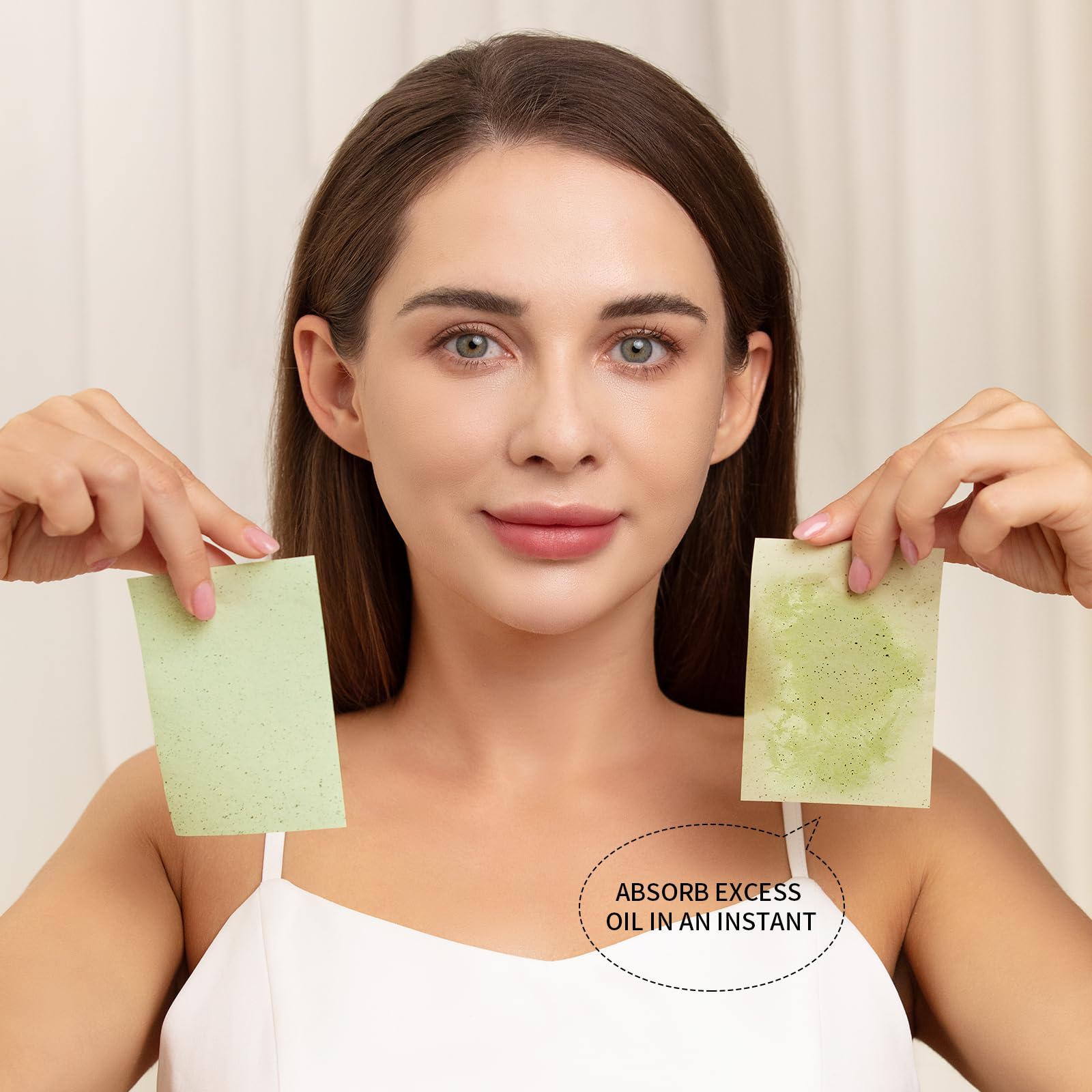 Teenitor Green Tea Blotting Paper matte finish; helps matte the complexion