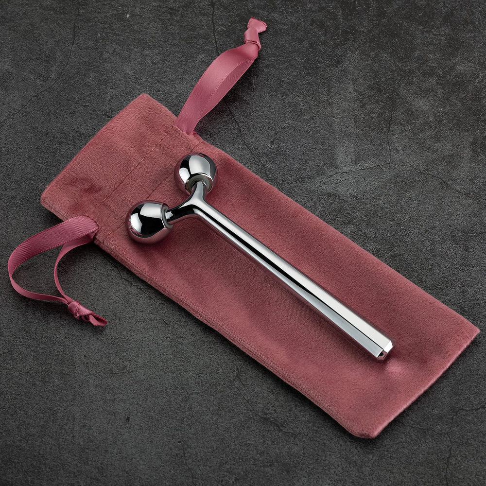 Tekson zinc alloy roller provides cooling skin touch.