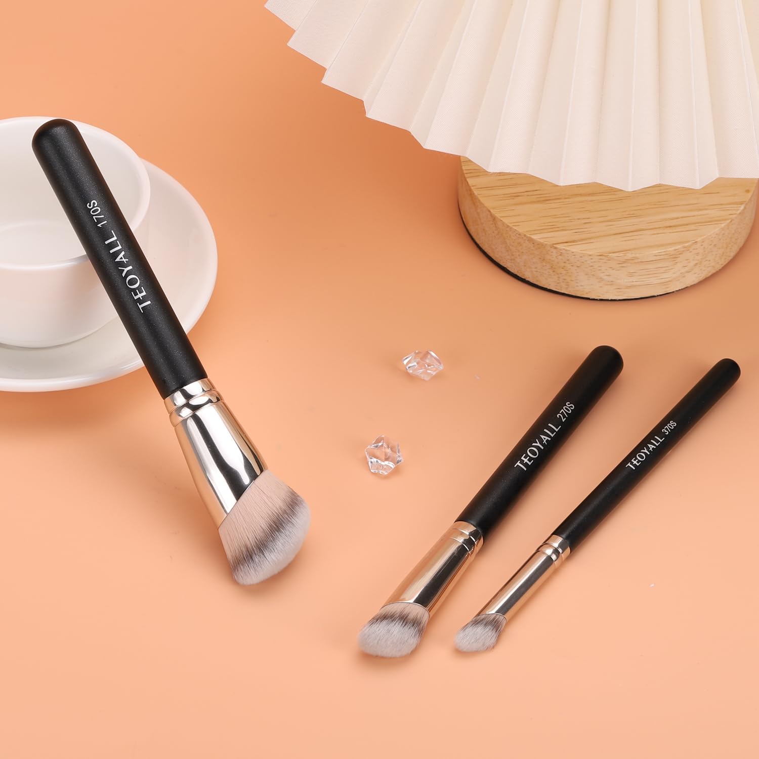 TEOYALL Foundation Contour Conceal Brush Set precise application for cheeks, nose, and jawline.