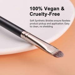 TEOYALL soft dense synthetic bristles glide smoothly for powder, cream, or liquid products.
