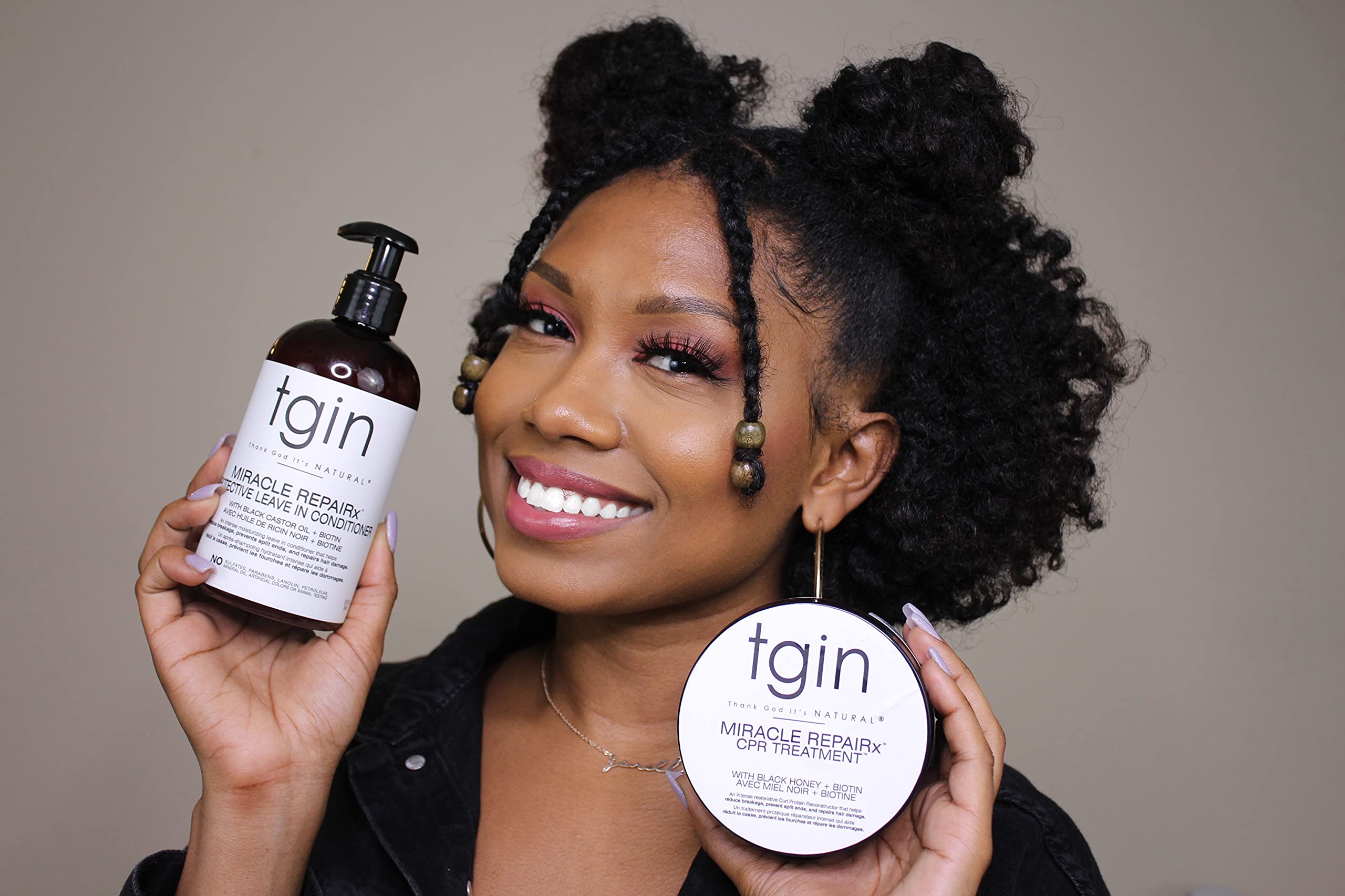 tgin Miracle RepaiRx aplicación en cabello rizado para reducir rotura y suavidad