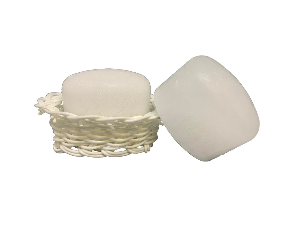 Thai Deodorant Stone Crystal Stone en cesta para uso diario.