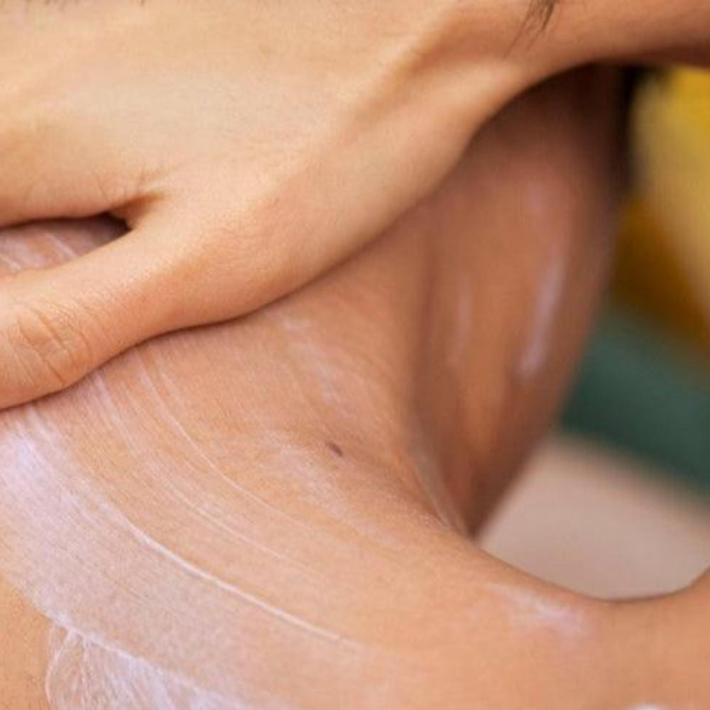 The Body Shop crema corporal de leche de almendra, piel suave y nutrida tras su uso