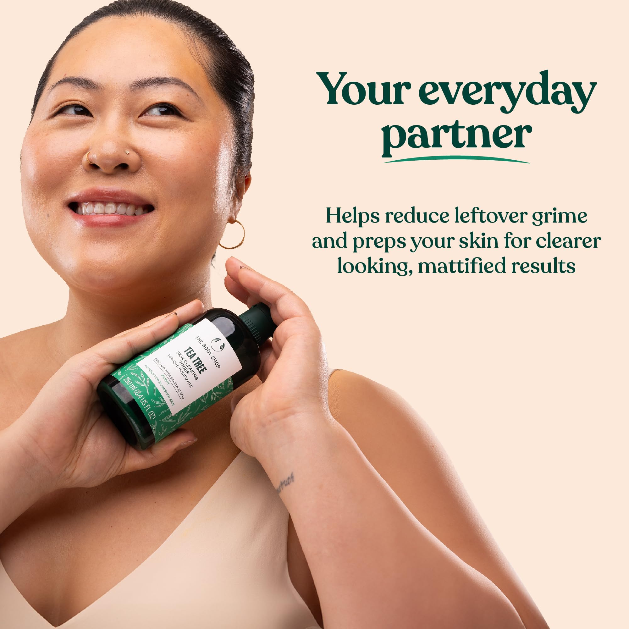 The Body Shop Tea Tree Toner: aroma suave y fresco para rituales diarios.