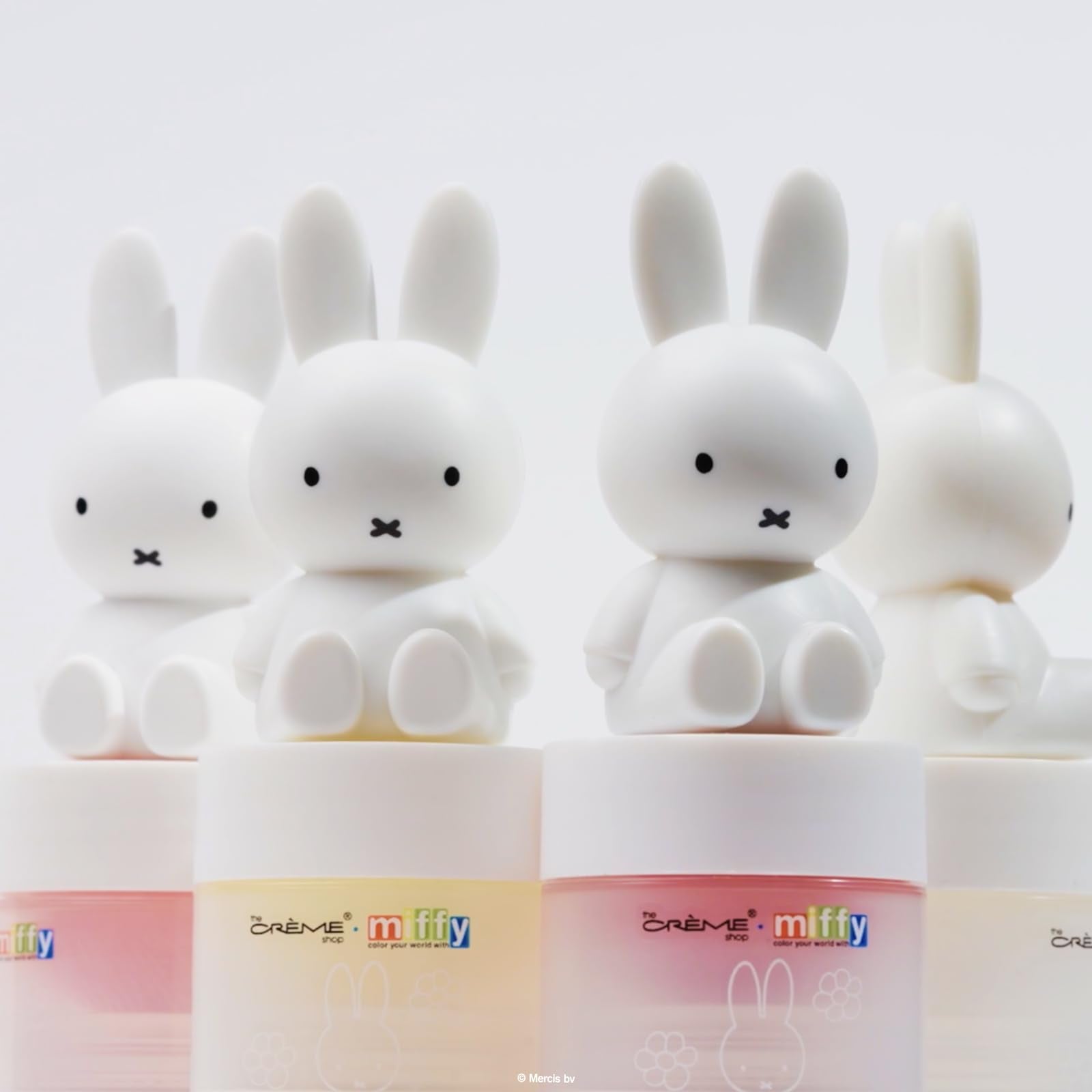 The Crème Shop Miffy bálsamo labial con cuatro fragancias divertidas para retoques.