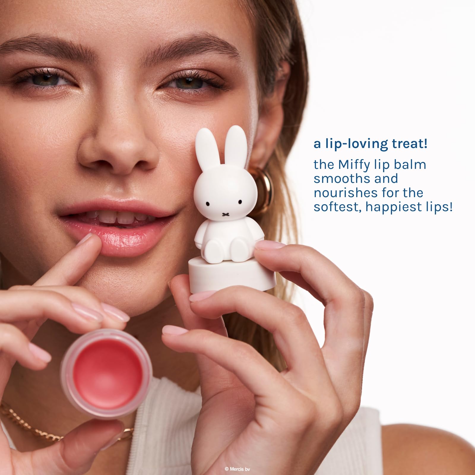 The Crème Shop Miffy bálsamo labial con ácido hialurónico y murumuru para hidratación.