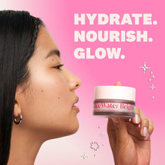 The Face Shop Rice Water Bright crema vegana para aplicación suave y efectiva.