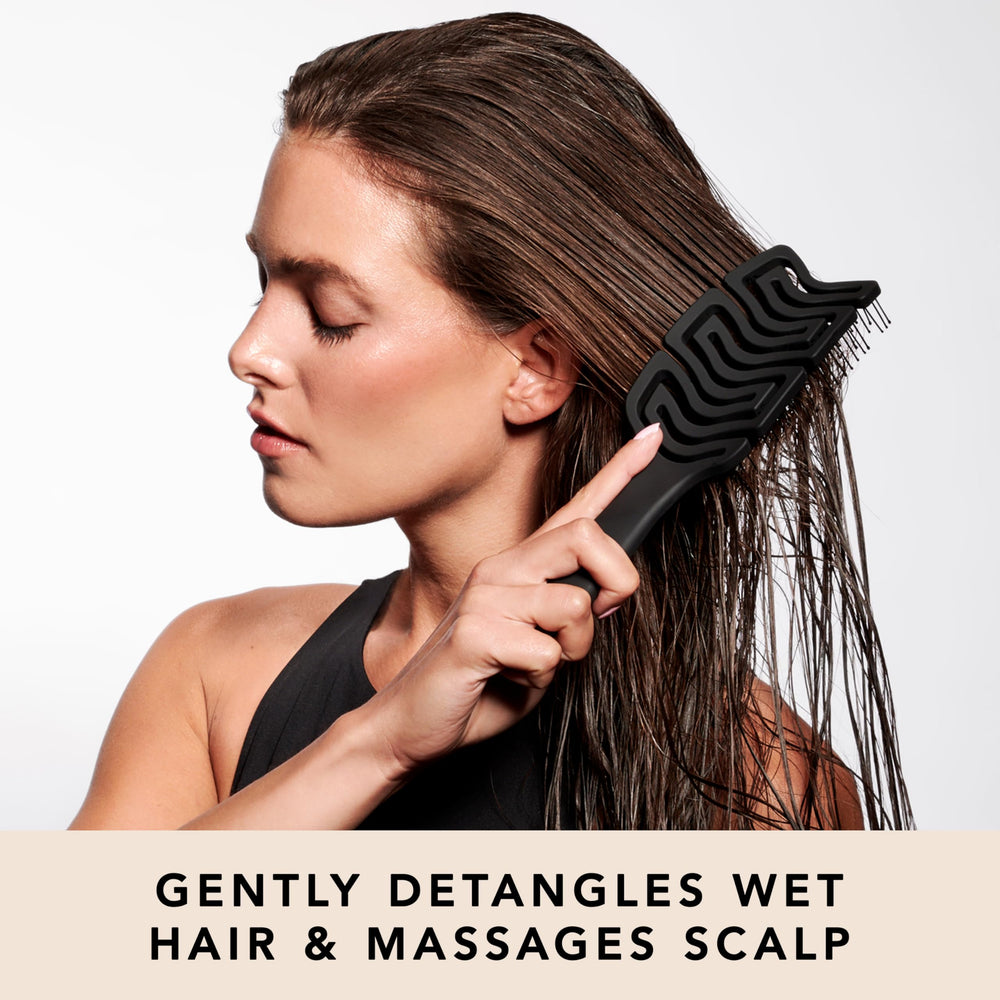 The Hair Edit detangle brush anti-breakage design protects hair strands.